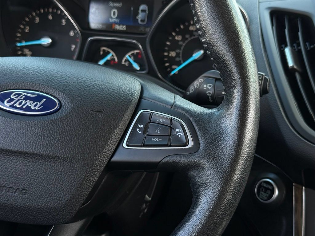 Used 2019 Ford Escape Titanium AWD/4WD image 8
