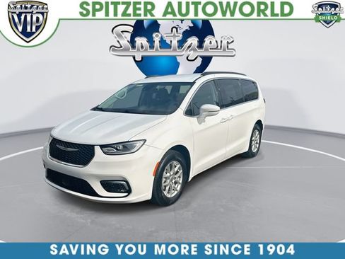 Certified 2022 Chrysler Pacifica Touring-L FWD image 4