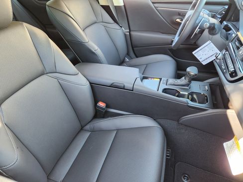 New 2025 Lexus ES 350 w/ Premium Package image 9