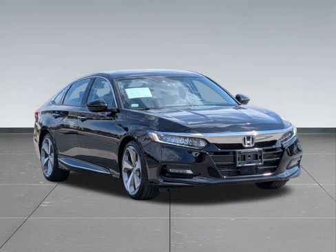 Used 2018 Honda Accord Touring image 5