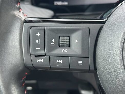 Certified 2025 Nissan Kicks SR FWD image 27