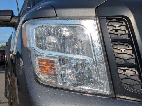 Used 2019 Nissan Titan S w/ S Utility Package image 9