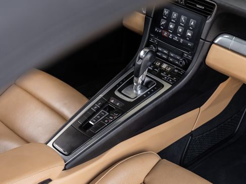 Certified 2017 Porsche 911 Carrera 4S AWD/4WD image 35