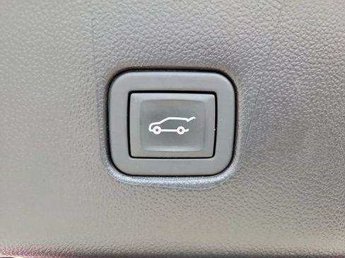 Used 2024 Chevrolet Blazer LT w/ Convenience Package FWD image 17