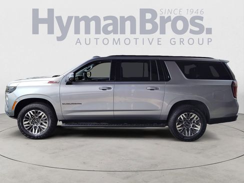 Used 2025 Chevrolet Suburban Z71 AWD/4WD image 6
