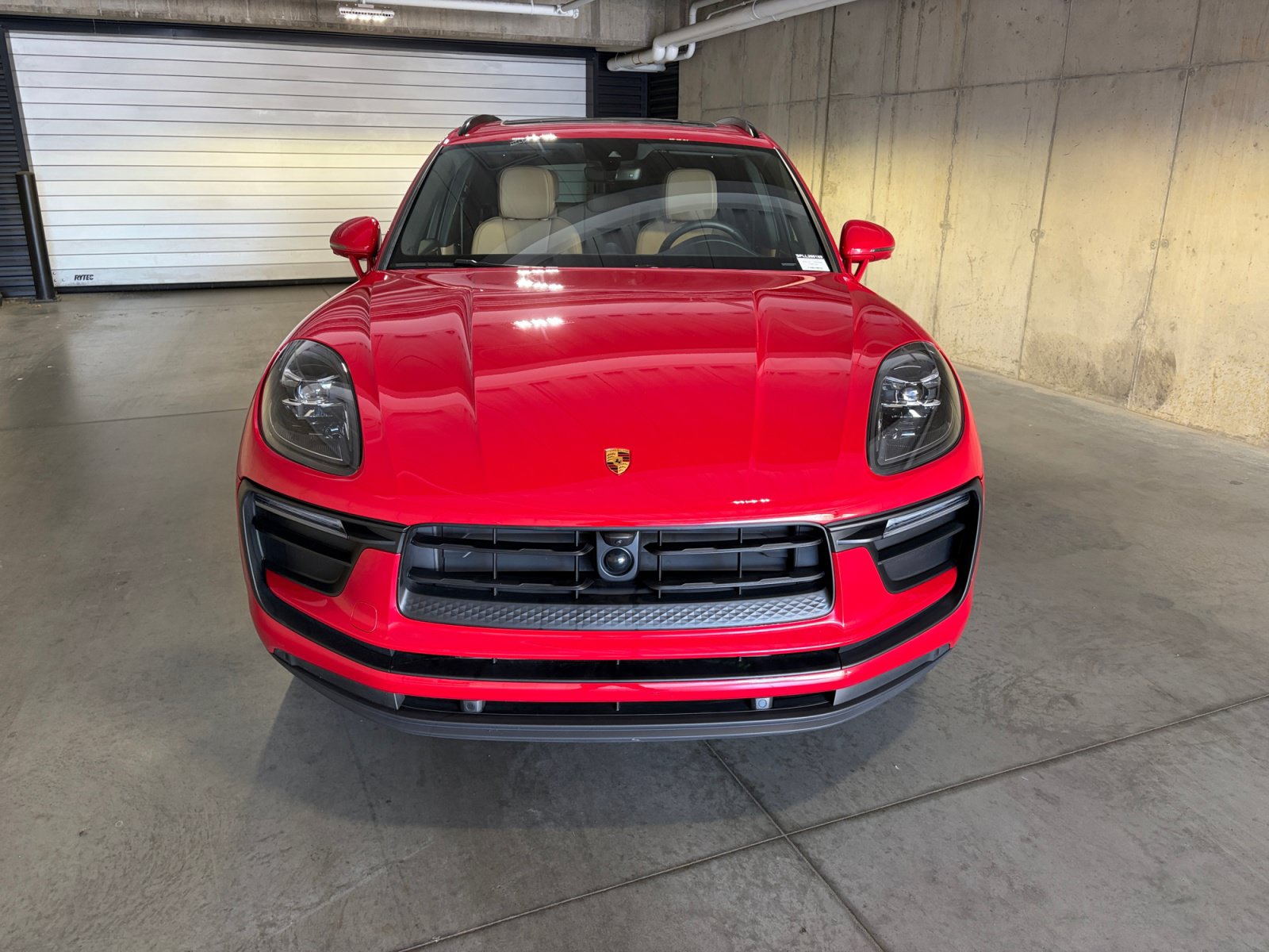Certified 2026 Porsche Macan AWD/4WD image 11