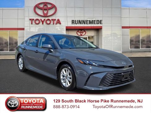 Certified 2025 Toyota Camry LE FWD image 1
