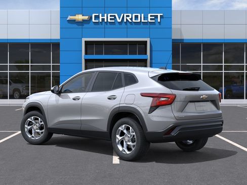New 2026 Chevrolet Trax LS w/ LS Convenience Package FWD image 27