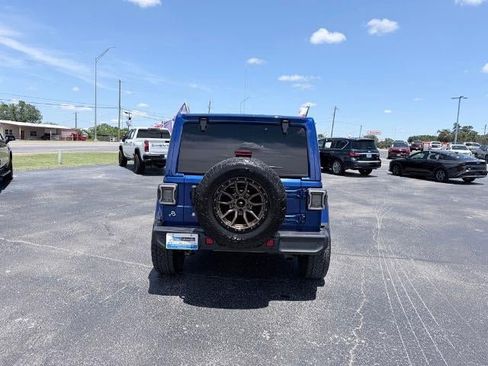 Used 2020 Jeep Wrangler Unlimited Sahara w/ Safety Group AWD/4WD image 4