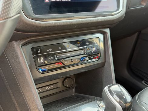 Certified 2023 Volkswagen Tiguan SE R-Line AWD/4WD image 18