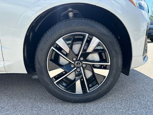 New 2026 Volvo XC60 B5 Core w/ Climate Package image 7