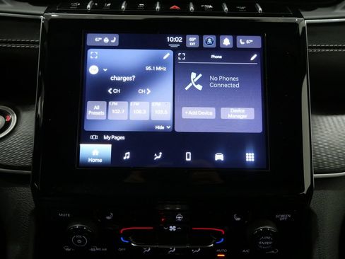 Used 2024 Jeep Grand Cherokee Altitude AWD/4WD image 21