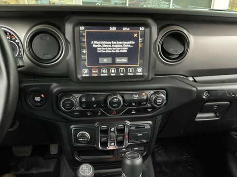 Used 2021 Jeep Wrangler Unlimited Sport image 9