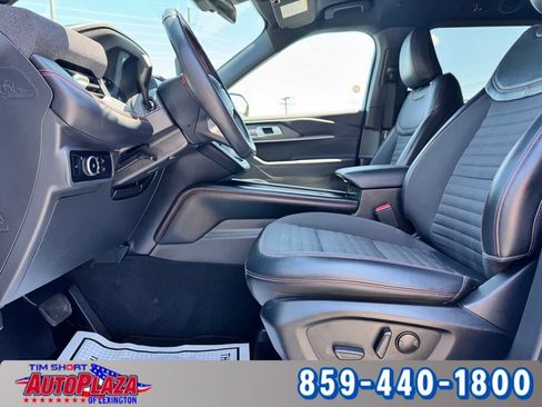 Used 2025 Ford Explorer ST-Line w/ ST-Line Street Pack AWD/4WD image 37
