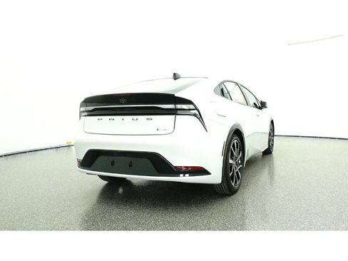 New 2026 Toyota Prius Plug-In Hybrid FWD image 24