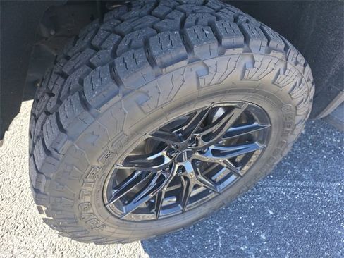 Used 2023 Chevrolet Silverado 1500 ZR2 w/ Technology Package image 10