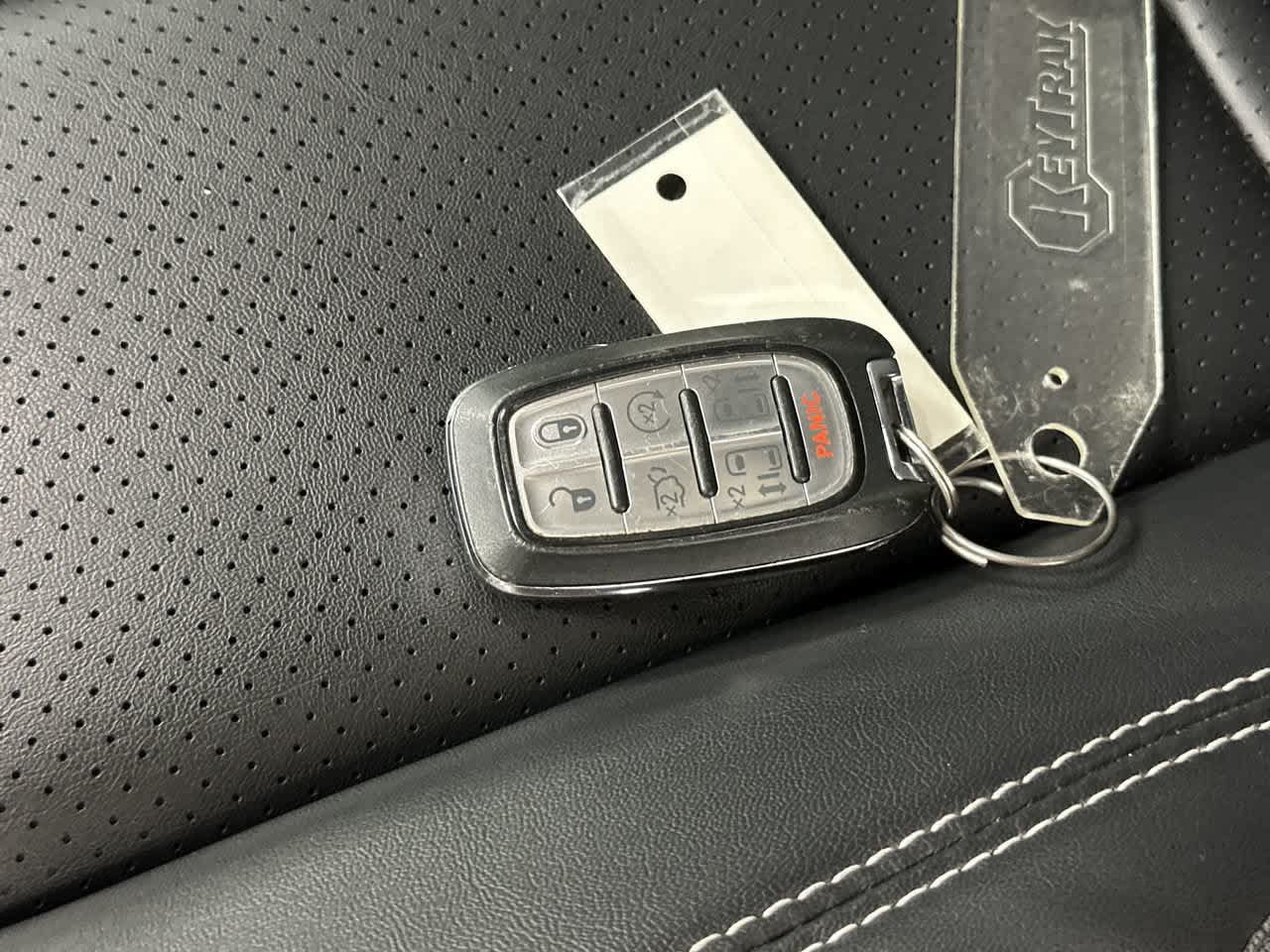 Used 2024 Chrysler Pacifica Touring-L FWD image 31
