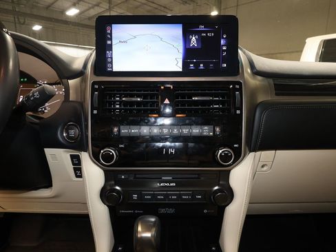 Used 2023 Lexus GX 460 Premium w/ Premium Plus Package image 16