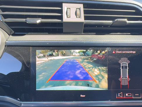 Certified 2025 Audi Q3 2.0T Premium image 19