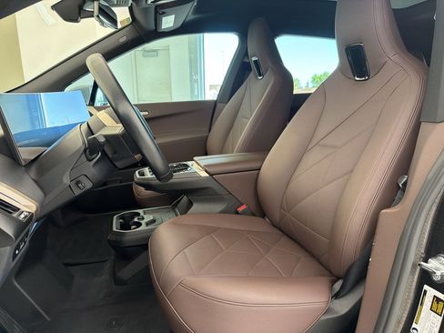 Certified 2024 BMW iX xDrive50 w/ Premium Package AWD/4WD image 5