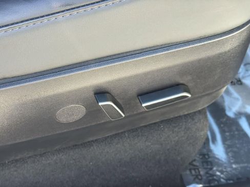 Used 2022 Tesla Model Y Long Range image 35