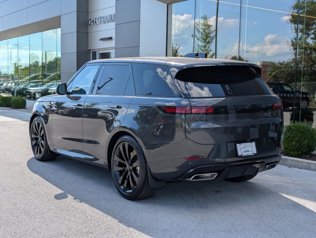 New 2026 Land Rover Range Rover Sport Dynamic SE AWD/4WD image 3