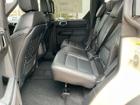 New 2025 Ford Bronco Badlands w/ Sasquatch Package image 11