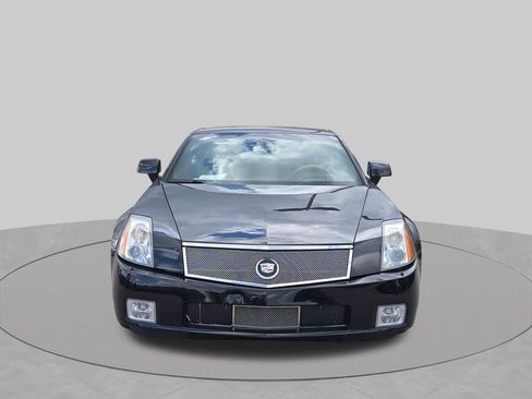 Used 2007 Cadillac XLR RWD image 3