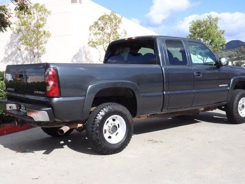 Used 2004 Chevrolet Silverado 2500 LS w/ Skid Plate Package image 12