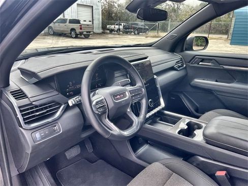 Used 2025 GMC Acadia Elevation image 10