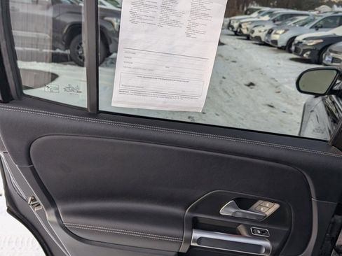 Used 2022 Mercedes-Benz GLB 250 4MATIC image 15