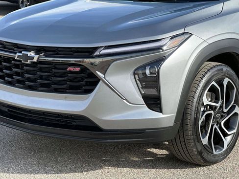 Certified 2024 Chevrolet Trax RS w/ Sunroof Package image 7