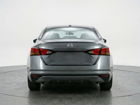 Used 2025 Nissan Altima 2.5 SV image 6