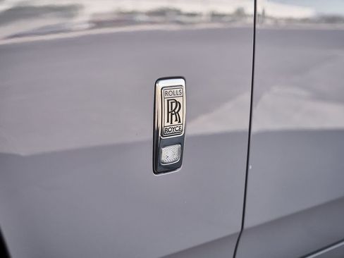 Used 2024 Rolls-Royce Phantom Sedan w/ The Phantom Package RWD image 12