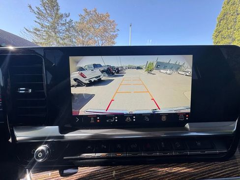Used 2024 GMC Sierra 1500 SLE w/ Preferred Package AWD/4WD image 31