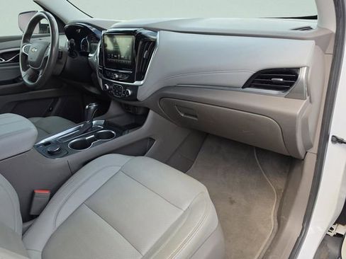 Used 2019 Chevrolet Traverse LT FWD image 15