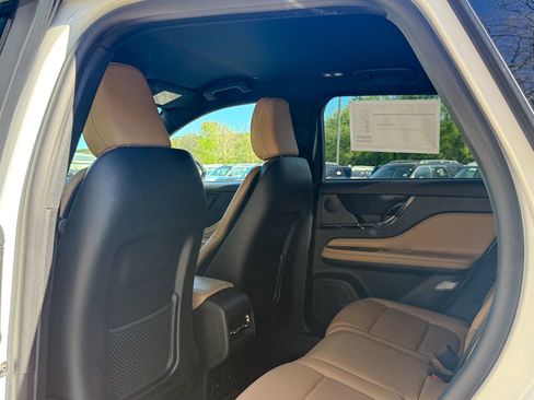 Used 2023 Lincoln Corsair Reserve w/ Jet Appearance Package AWD/4WD image 20