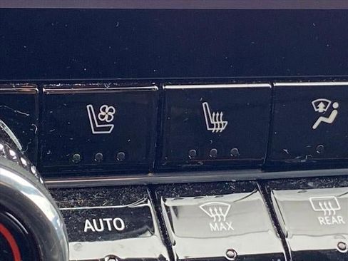 Certified 2025 GMC Canyon Denali image 19