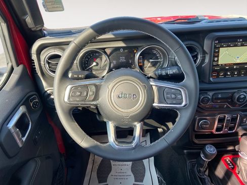 Used 2023 Jeep Wrangler Unlimited Sahara AWD/4WD image 12