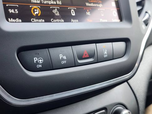Used 2023 Jeep Cherokee Altitude Lux AWD/4WD image 25