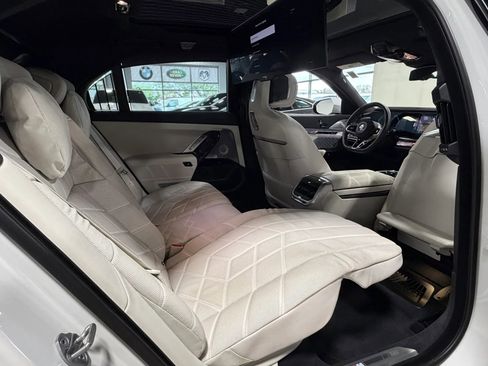 Used 2023 BMW 760i xDrive AWD/4WD image 37