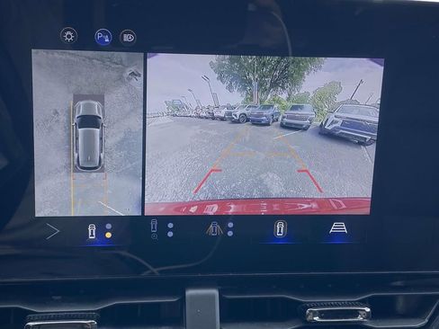 Used 2025 Chevrolet Equinox RS w/ Safety and Technology Package FWD image 27