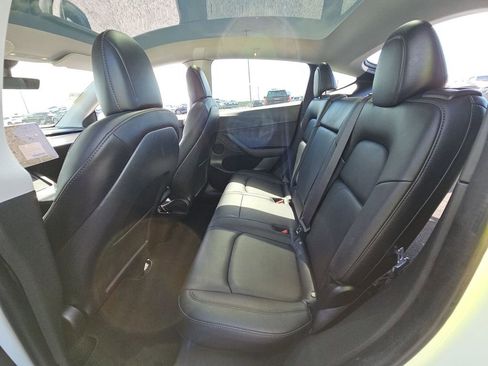 Used 2021 Tesla Model Y Long Range AWD/4WD image 11