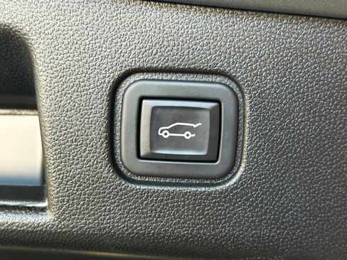 Used 2024 Chevrolet Blazer EV LT AWD/4WD image 31