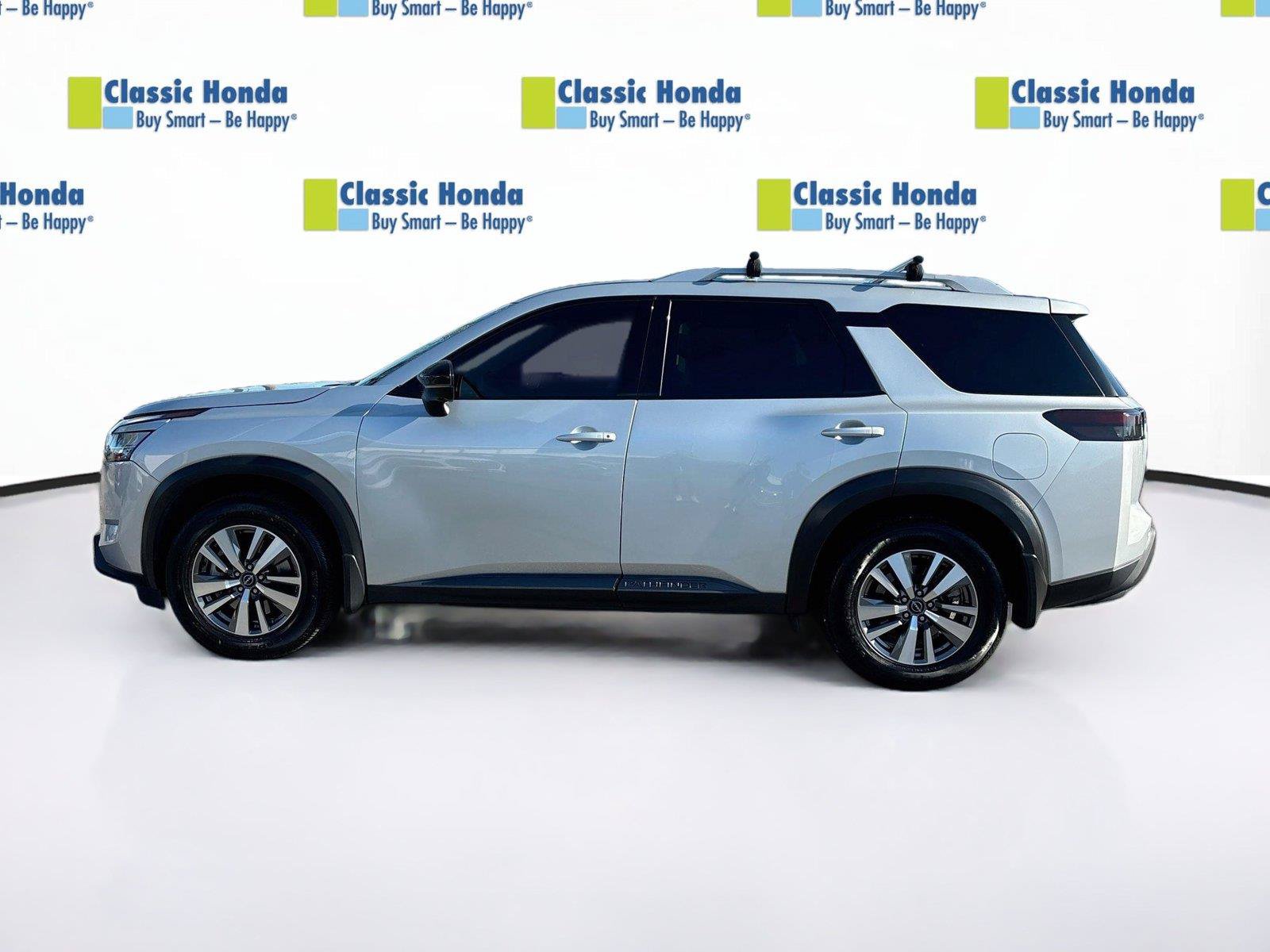 Used 2022 Nissan Pathfinder SL w/ Cargo Package AWD/4WD image 4