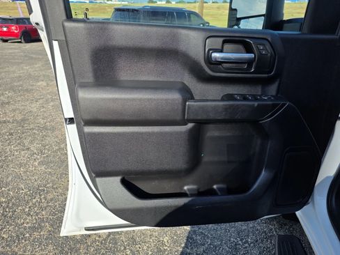 Used 2022 Chevrolet Silverado 2500 Custom w/ Infotainment Package AWD/4WD image 10