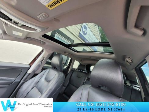 Used 2015 Volvo XC60 T6 w/ Proximity Package AWD/4WD image 14