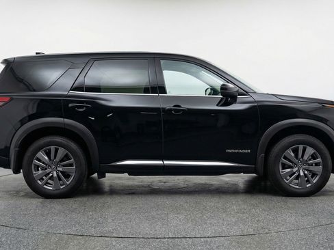 Used 2025 Nissan Pathfinder SV FWD image 11