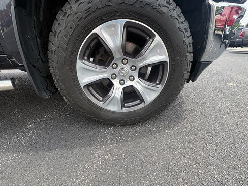 Used 2020 RAM 1500 Laramie AWD/4WD image 3