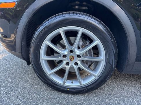 Used 2020 Porsche Cayenne image 27